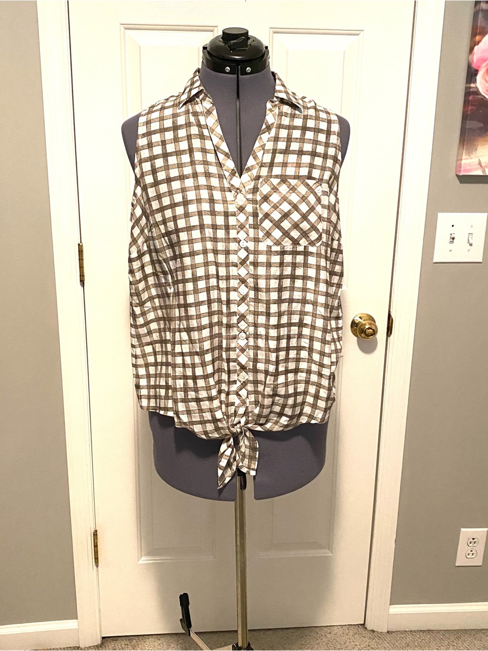 J. Jill Brown White Plaid Tie Front Sleeveless Button Front Blouse Top Small 203